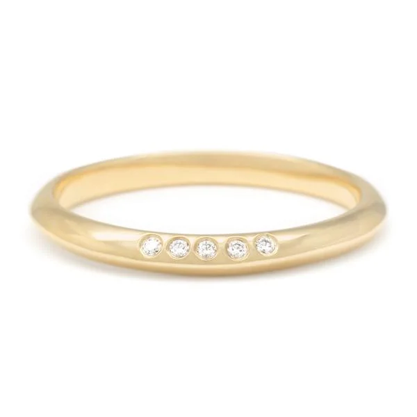 Affordable Luxury Jewelry For Every Occasion 18K Gold Knife Edge Ring with Five Diamonds Affordable Luxury Jewelry For Every Occasion 18K Gold Knife Edge Ring with Five Diamonds