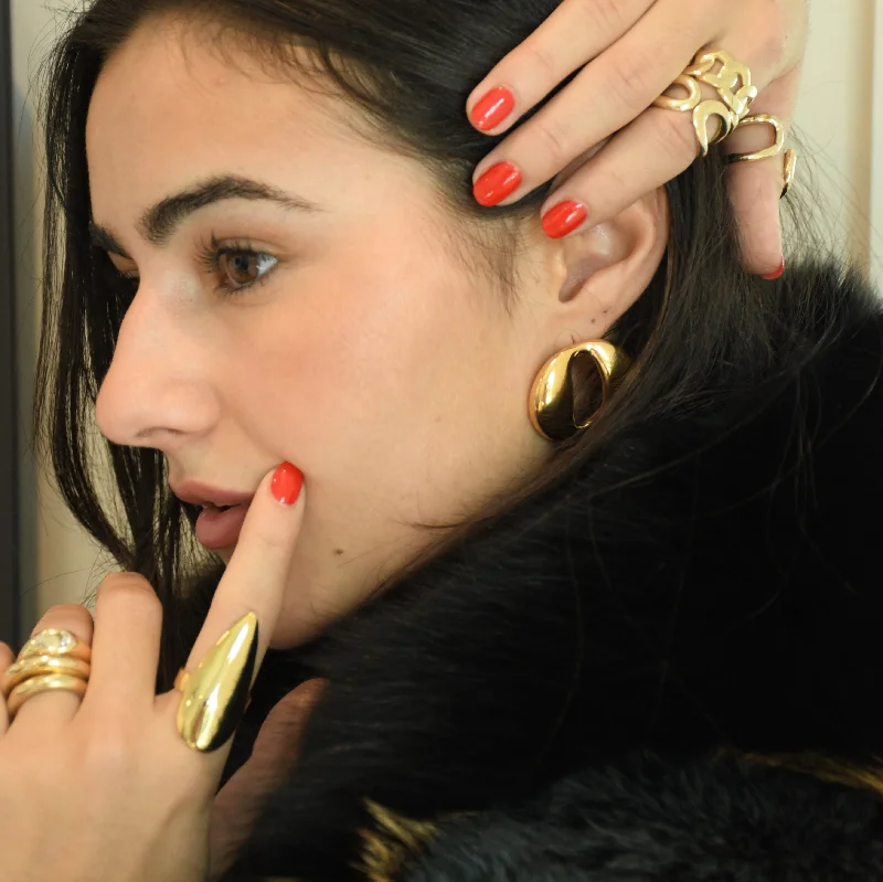 Shop Modern Jewelry Collections With Exclusive Discounts CALEB STATEMENT RING