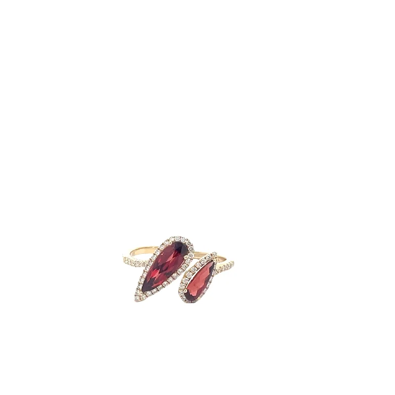 Exclusive Jewelry Sale – Grab Timeless Pieces Now Garnets Ring