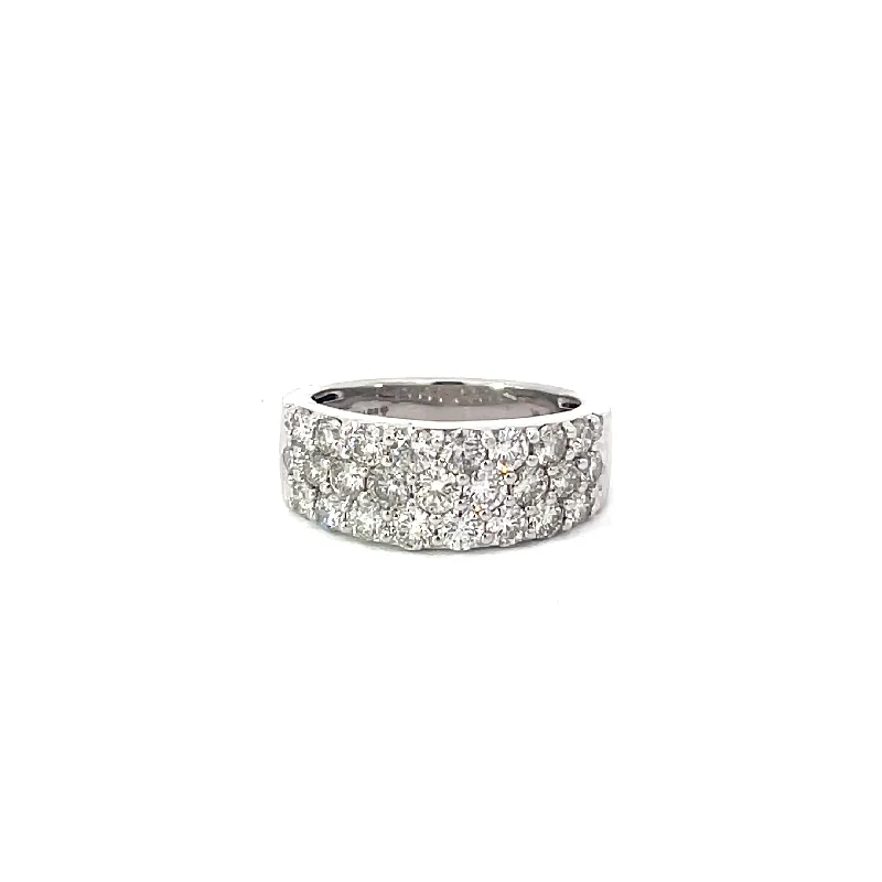 Timeless Elegance At Unbelievable Discounts White Gold Diamond Anniversary Ring