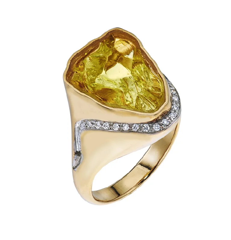Elegant Jewelry At Unbeatable Offers – Shop Before It's Gone Women’s Cleaved Lemon Quartz and Diamond Ring Elegant Jewelry At Unbeatable Offers – Shop Before It's Gone Women’s Cleaved Lemon Quartz and Diamond Ring