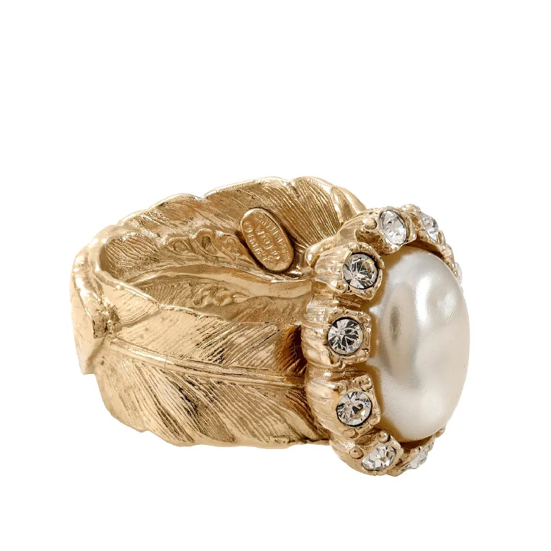Special Sale On Handcrafted Jewelry – Shop Today Chanel Pearl & Feather Ring Sz 5