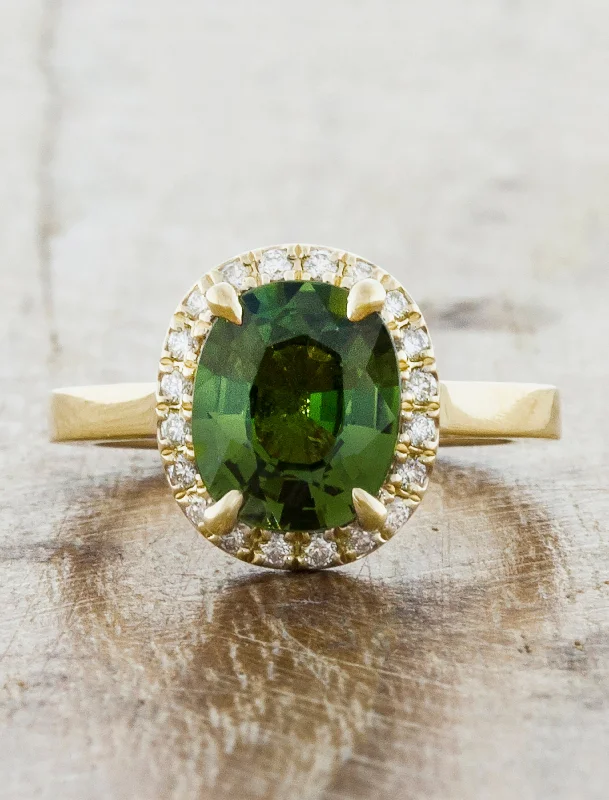 Elevate Your Outfit With Discounted Statement Jewelry Ipinea