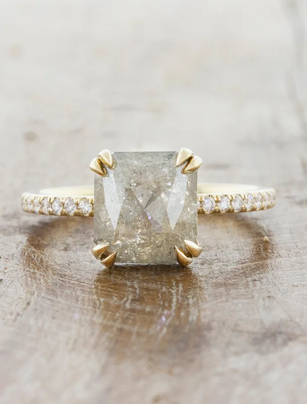 Delicate Crystal Jewelry For Sophisticated Charm Issa