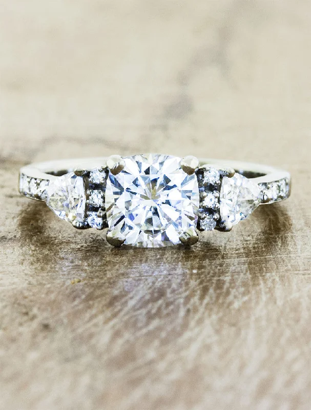 Buy More, Save More – Special Jewelry Discounts Lilac