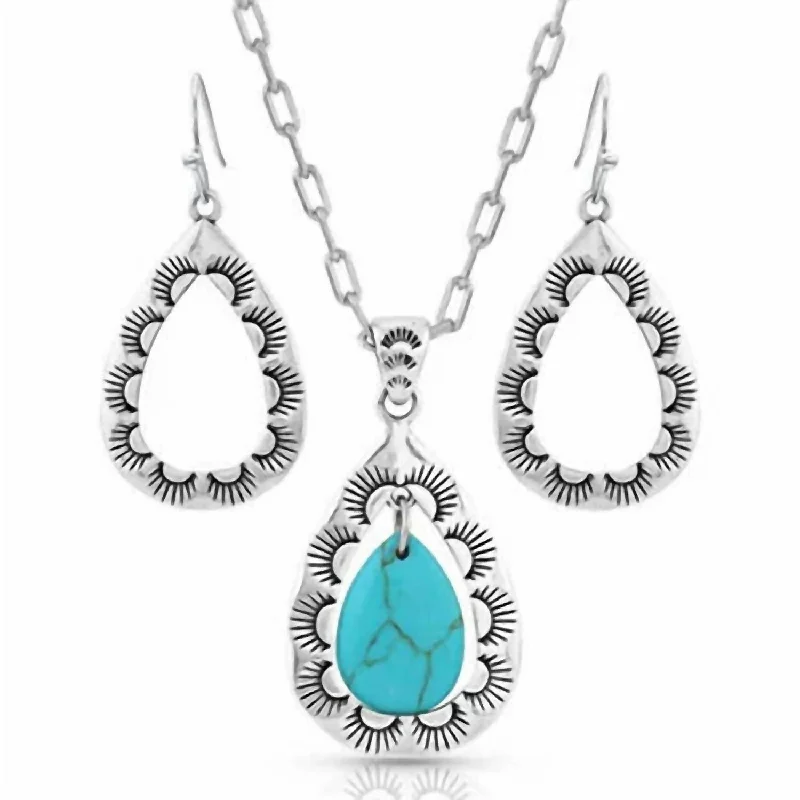 Upgrade Your Jewelry Collection For Less Women's Roadrunner Scalloped Jewelry Set In Turquoise Upgrade Your Jewelry Collection For Less Women's Roadrunner Scalloped Jewelry Set In Turquoise