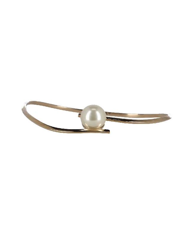 Shop Modern Jewelry Collections With Exclusive Discounts Christian Dior Faux Pearl Mise en Dior Choker in Gold Metal
