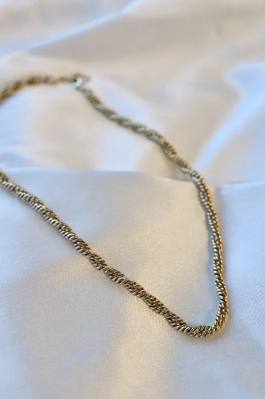 Timeless Jewelry Styles At Wallet-Friendly Prices HAZEL ROPE CHAIN NECKLACE