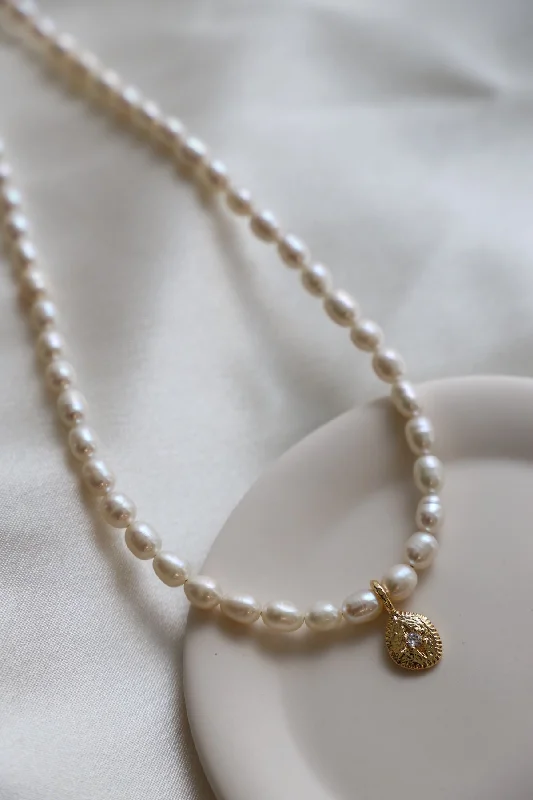 Trendy Minimalist Jewelry For Everyday Wear SIKA STAR NECKLACE
