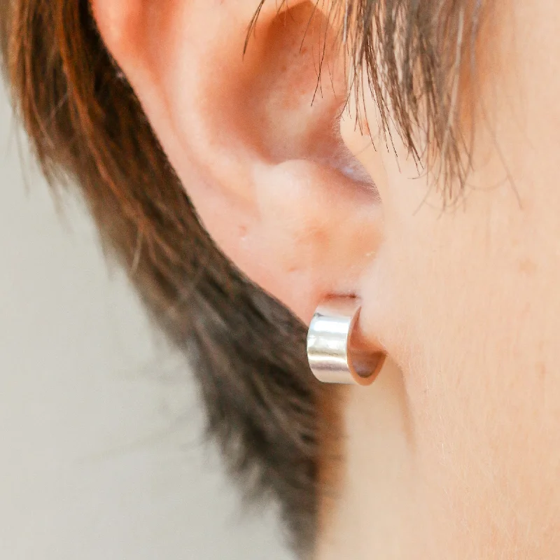 Timeless Beauty, Unbeatable Deals – Jewelry Sale On GRAND HUGGIE HOOPS