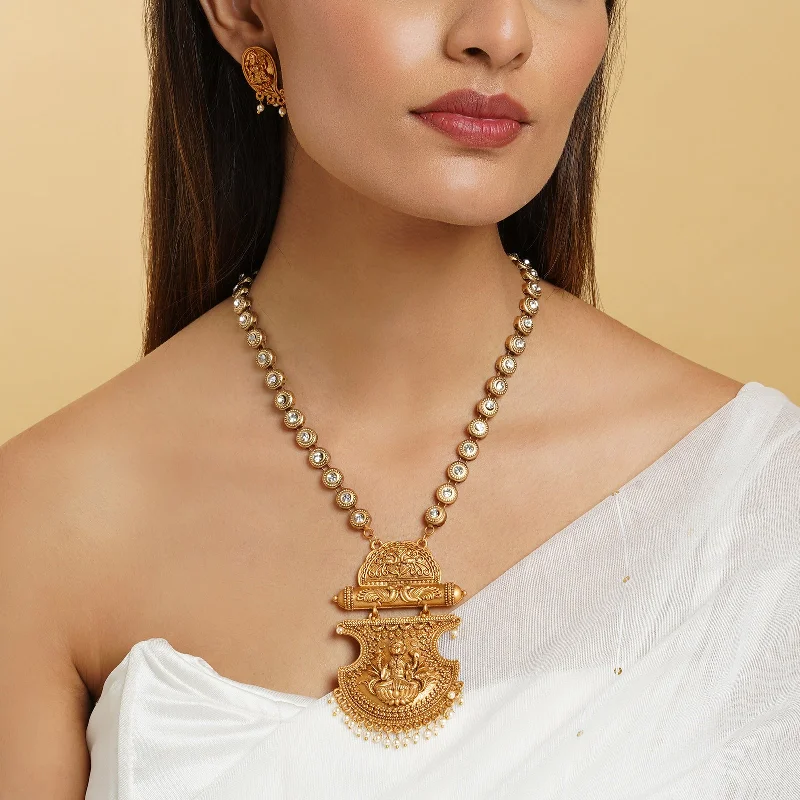 Shop Stylish Jewelry Now And Save Big Teejh Kushan Gold And Necklace Set