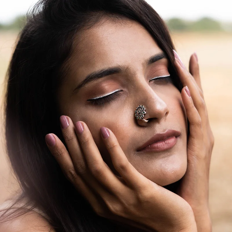 The Perfect Jewelry Piece At The Perfect Price Teejh Soumya Green Stone Nose Pin