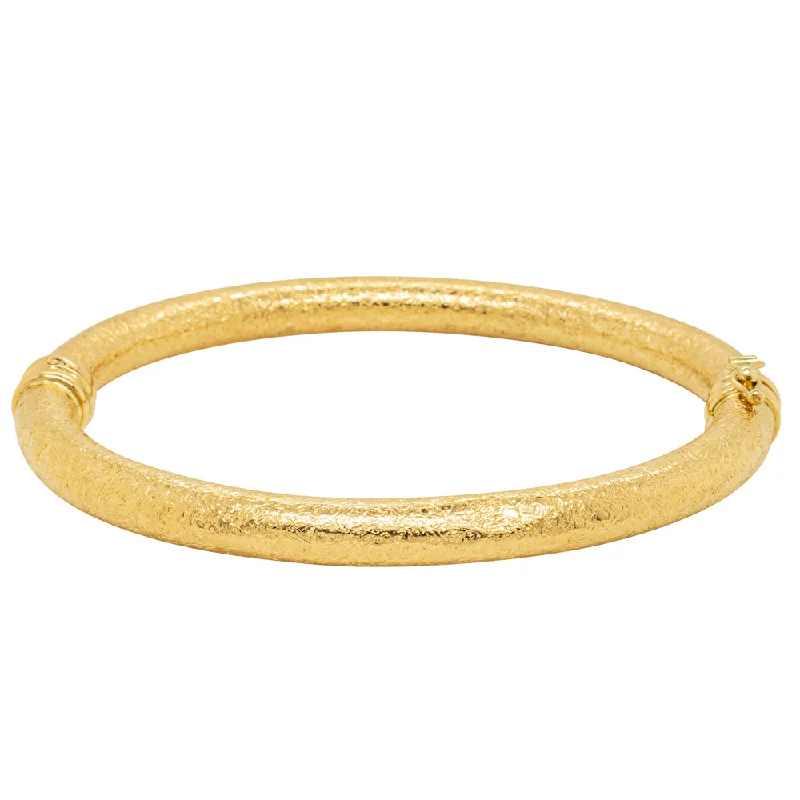 Holiday Jewelry Sale – Perfect Gifts At Great Prices Deja Vu 18ct Yellow Gold Textured Snap Bangle Holiday Jewelry Sale – Perfect Gifts At Great Prices Deja Vu 18ct Yellow Gold Textured Snap Bangle